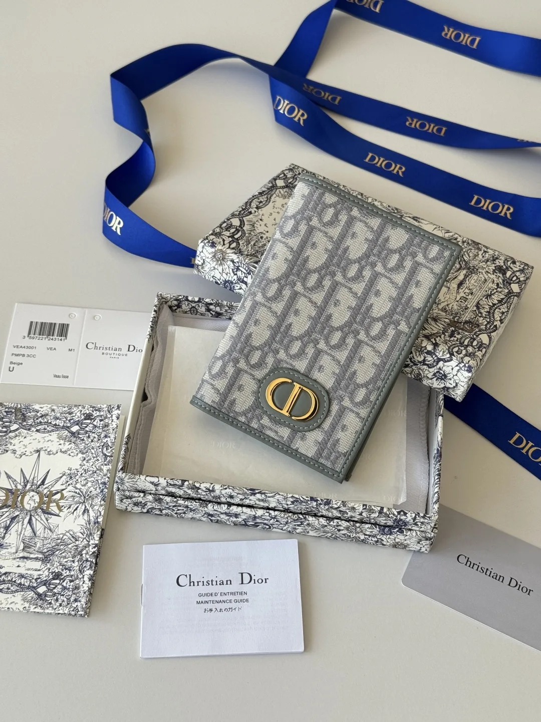 Dior S2353 Oblique Printed Embossed Logo Double Fold Passport Holder