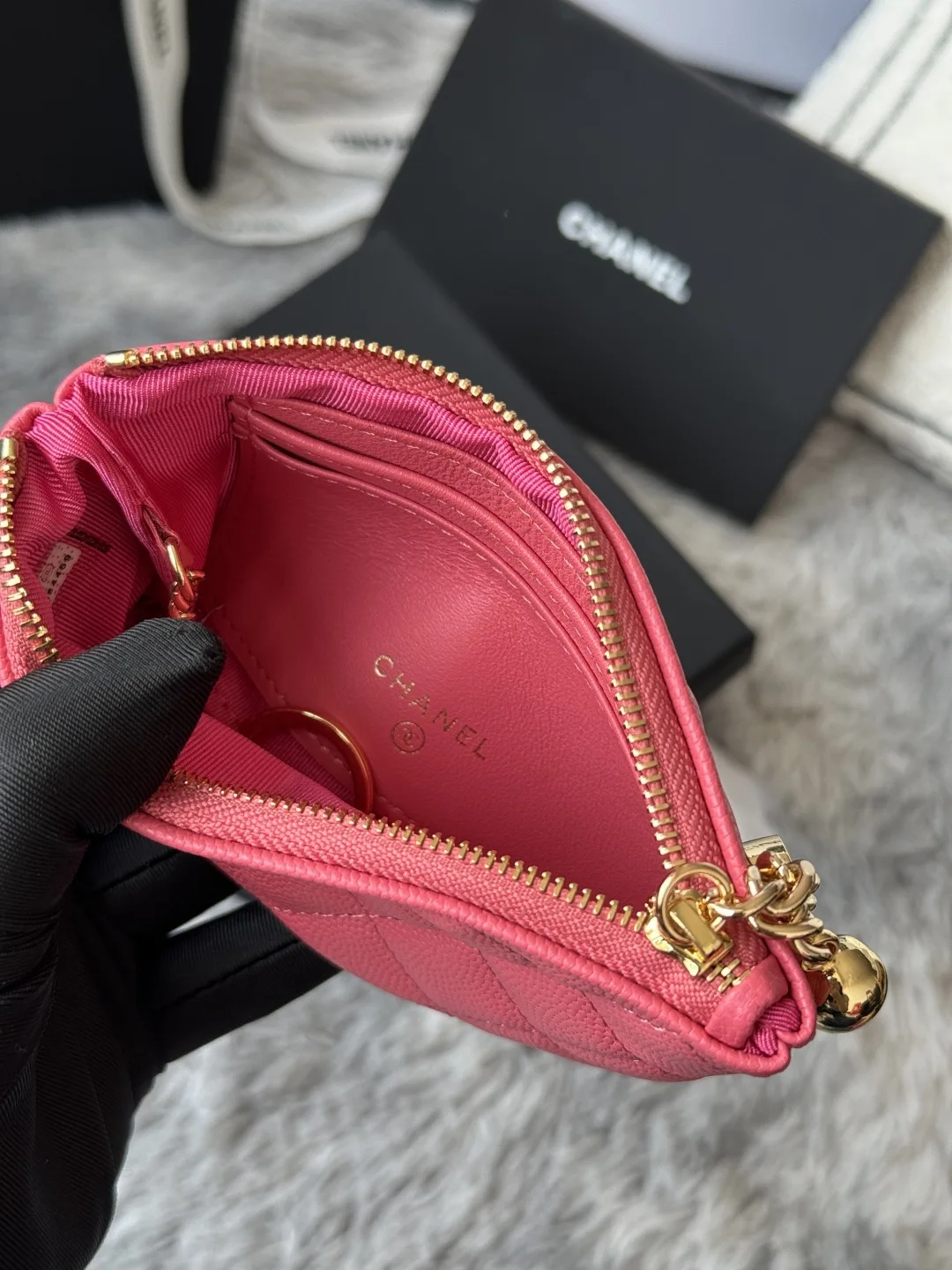 Chanel A50168 Zipped Pendant Coin Purse Card Holder - Detail view 8