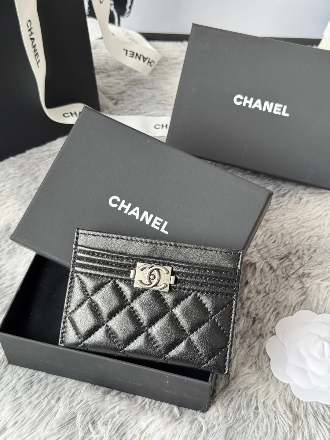 Chanel 84431 New Le Boy Cardholder - Detail view 2