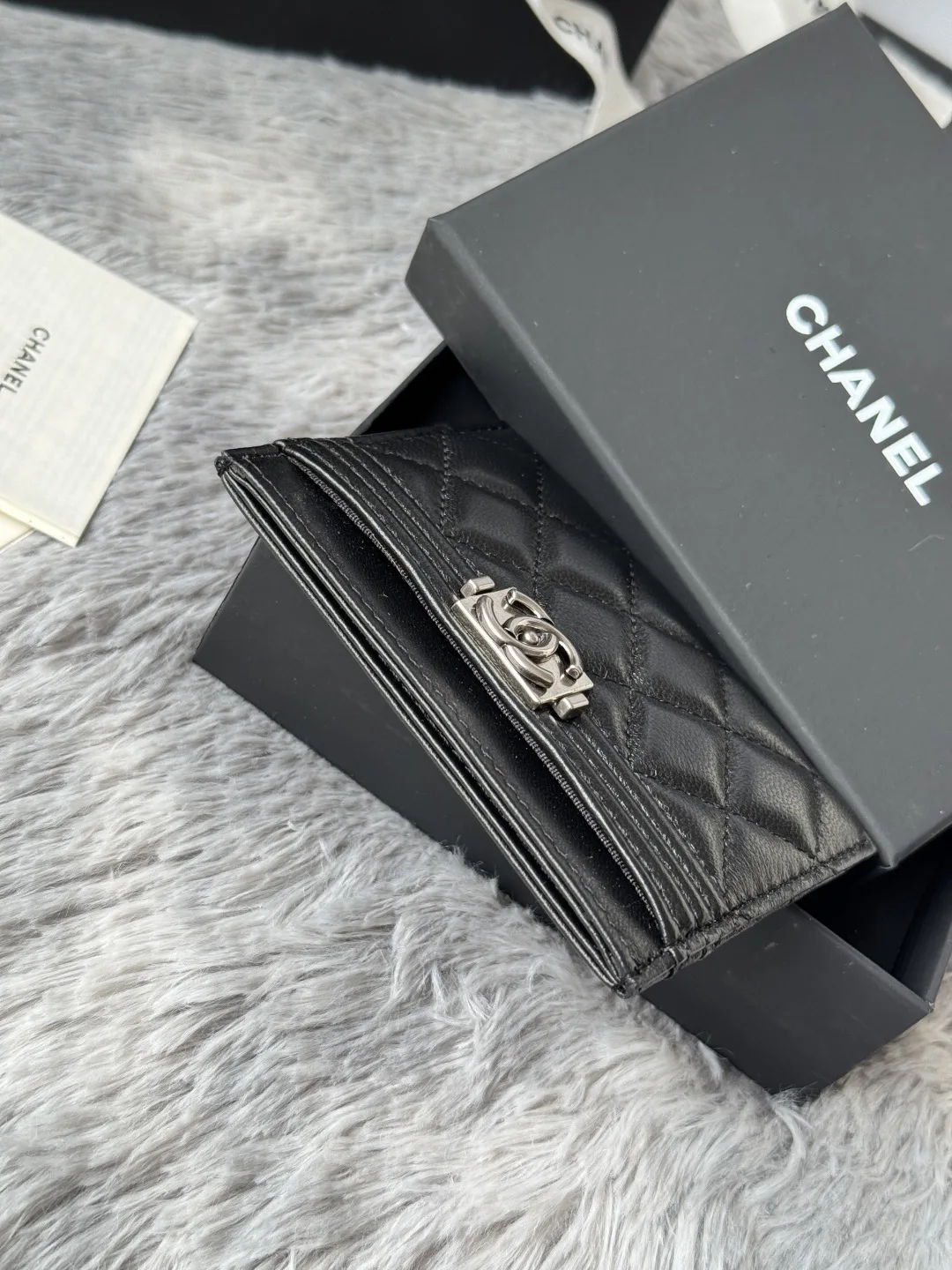 Chanel 84431 New Le Boy Cardholder - Detail view 4