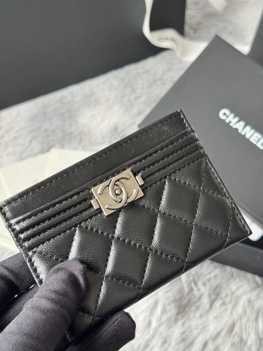 Chanel 84431 New Le Boy Cardholder - Detail view 6