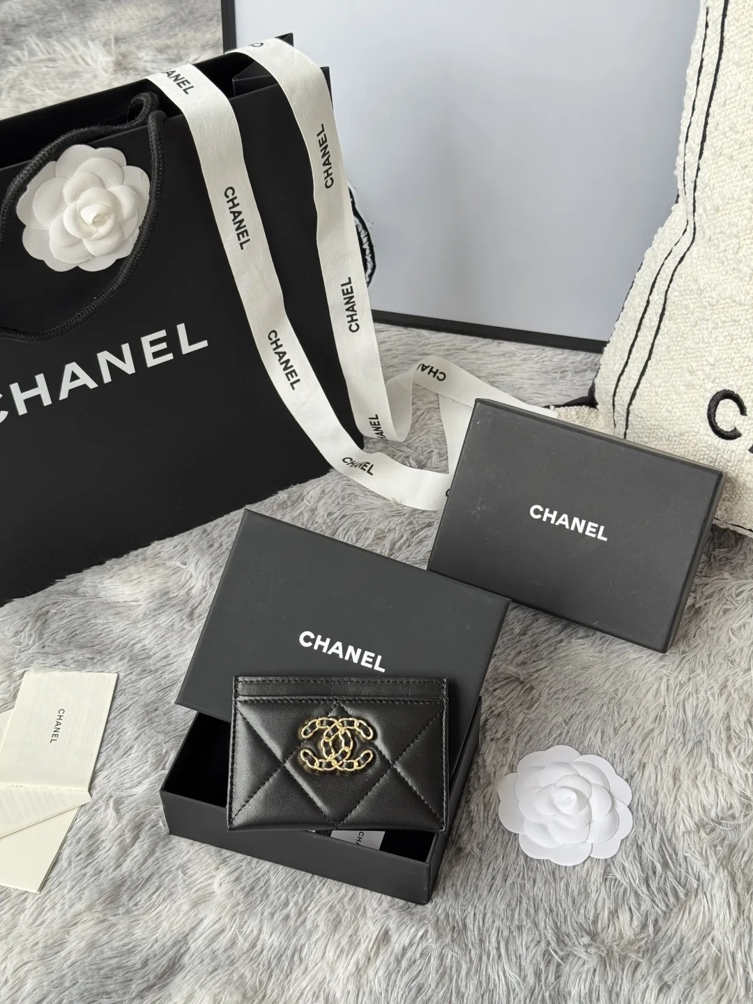 Chanel AP1167 Embroidered Argyle Cardholder - Detail view 1