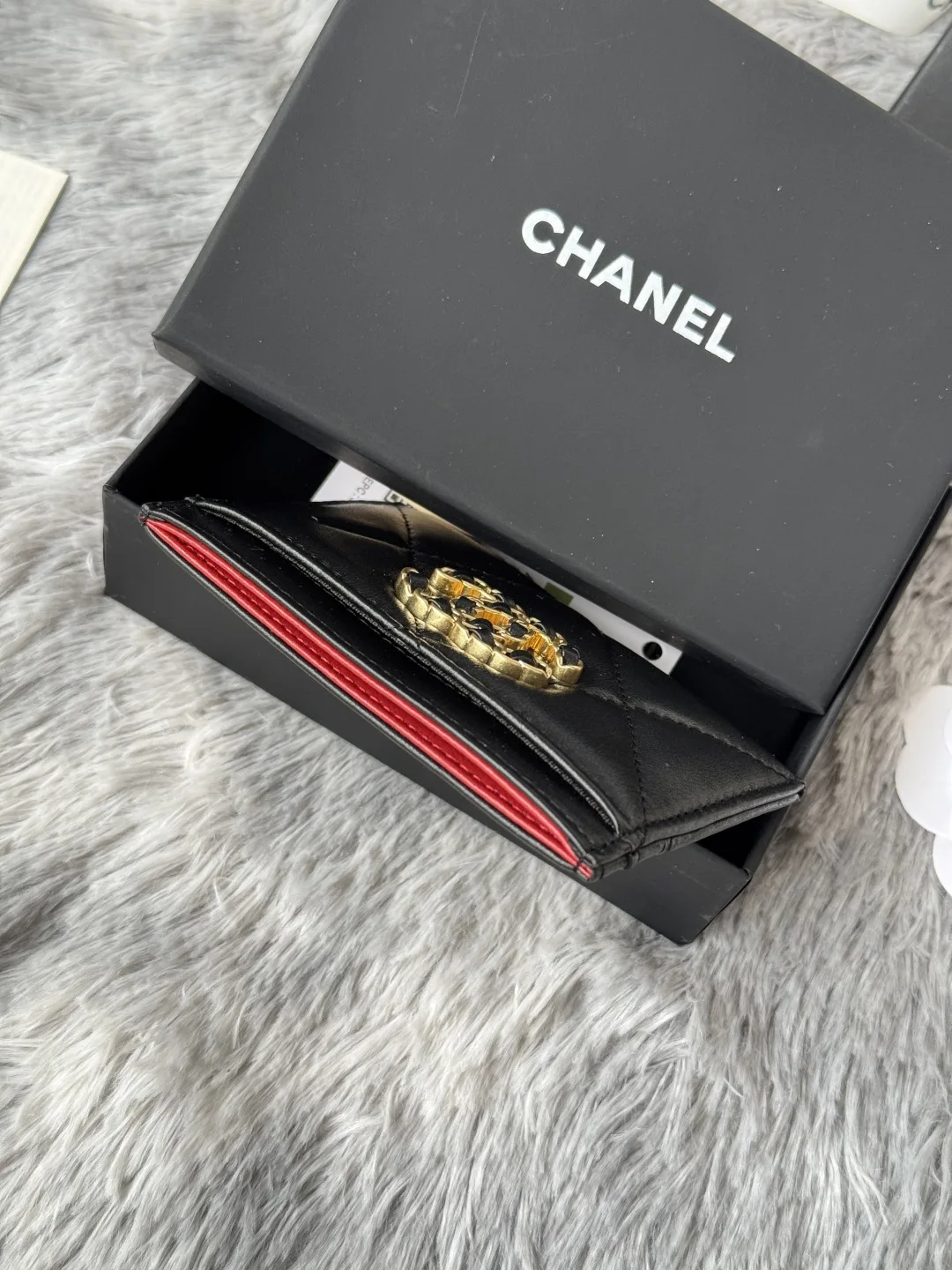 Chanel AP1167 Embroidered Argyle Cardholder - Detail view 5
