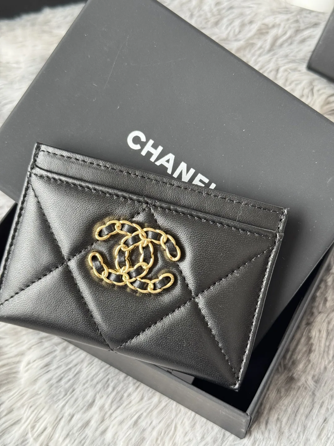 Chanel AP1167 Embroidered Argyle Cardholder - Detail view 6