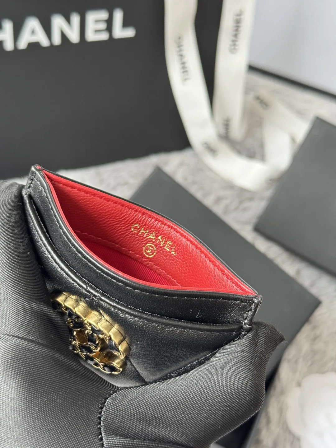 Chanel AP1167 Embroidered Argyle Cardholder - Detail view 8
