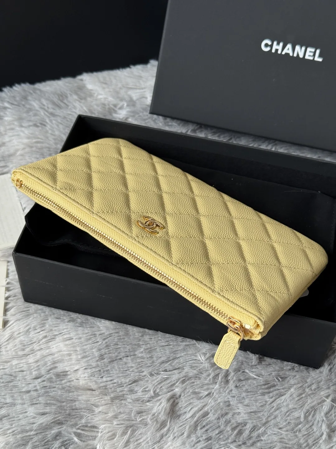 Chanel AP1071 New Style Ball Pattern Diamond Zero Package Handheld Clutch Bag - Detail view 4