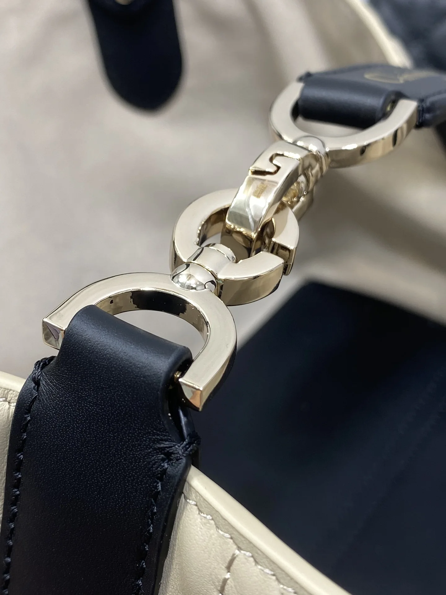 Dior Small Toujours Handbag in Light Apricot and Black for Women - Detail view 5