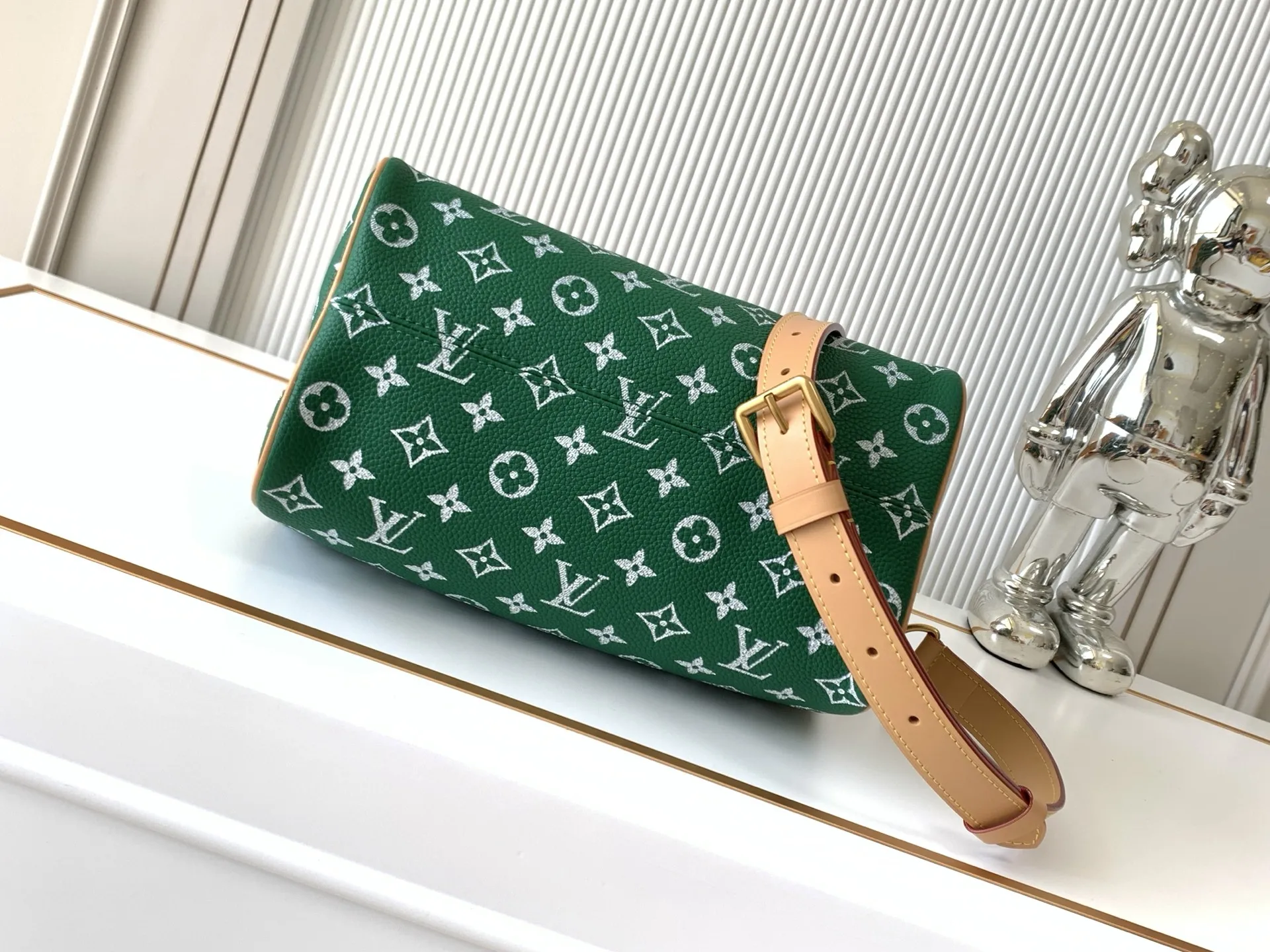 Louis Vuitton M24423 Green Speedy P9 Bandouliere 25 Bag - Detail view 4