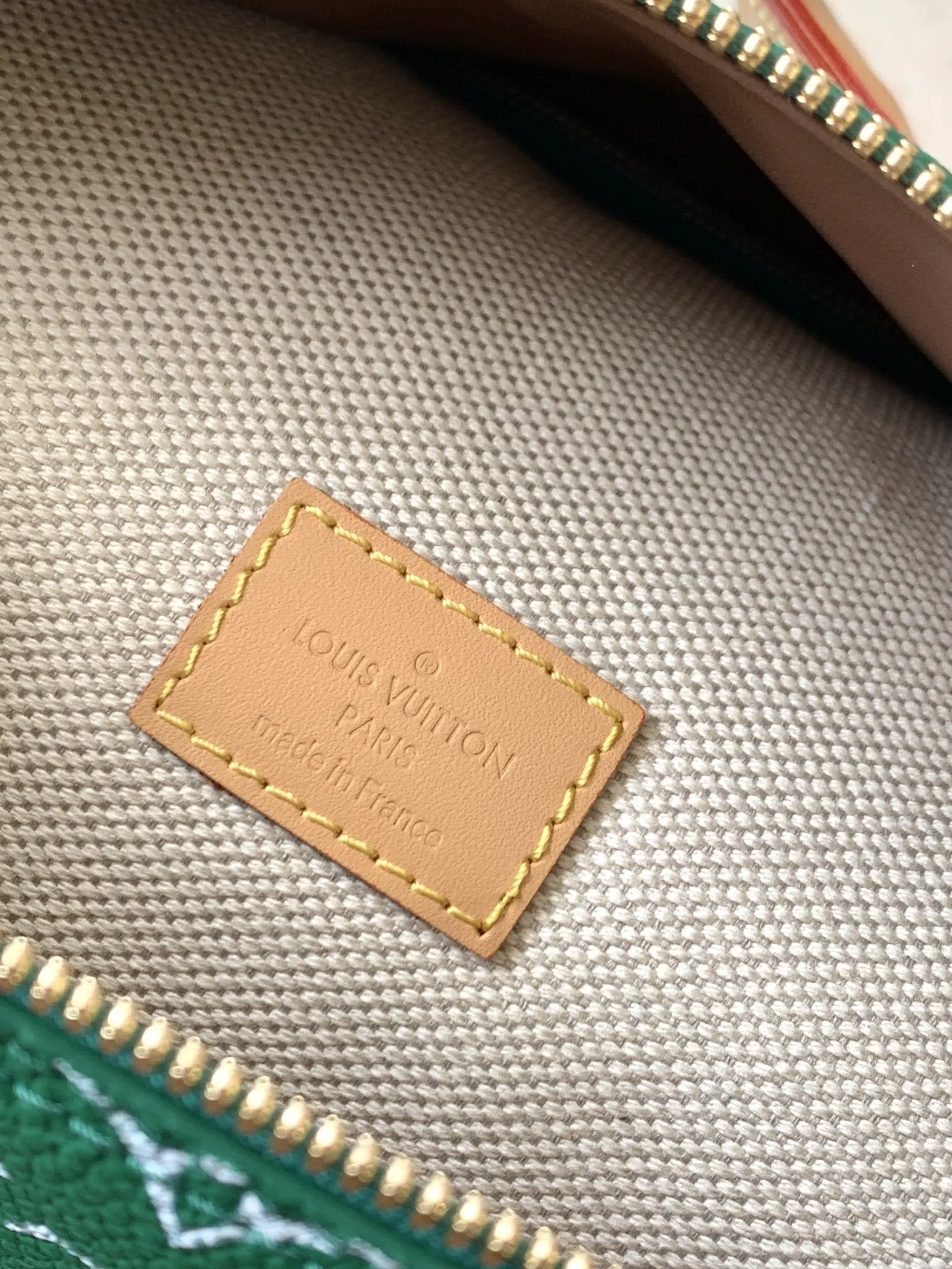 Louis Vuitton M24423 Green Speedy P9 Bandouliere 25 Bag - Detail view 8