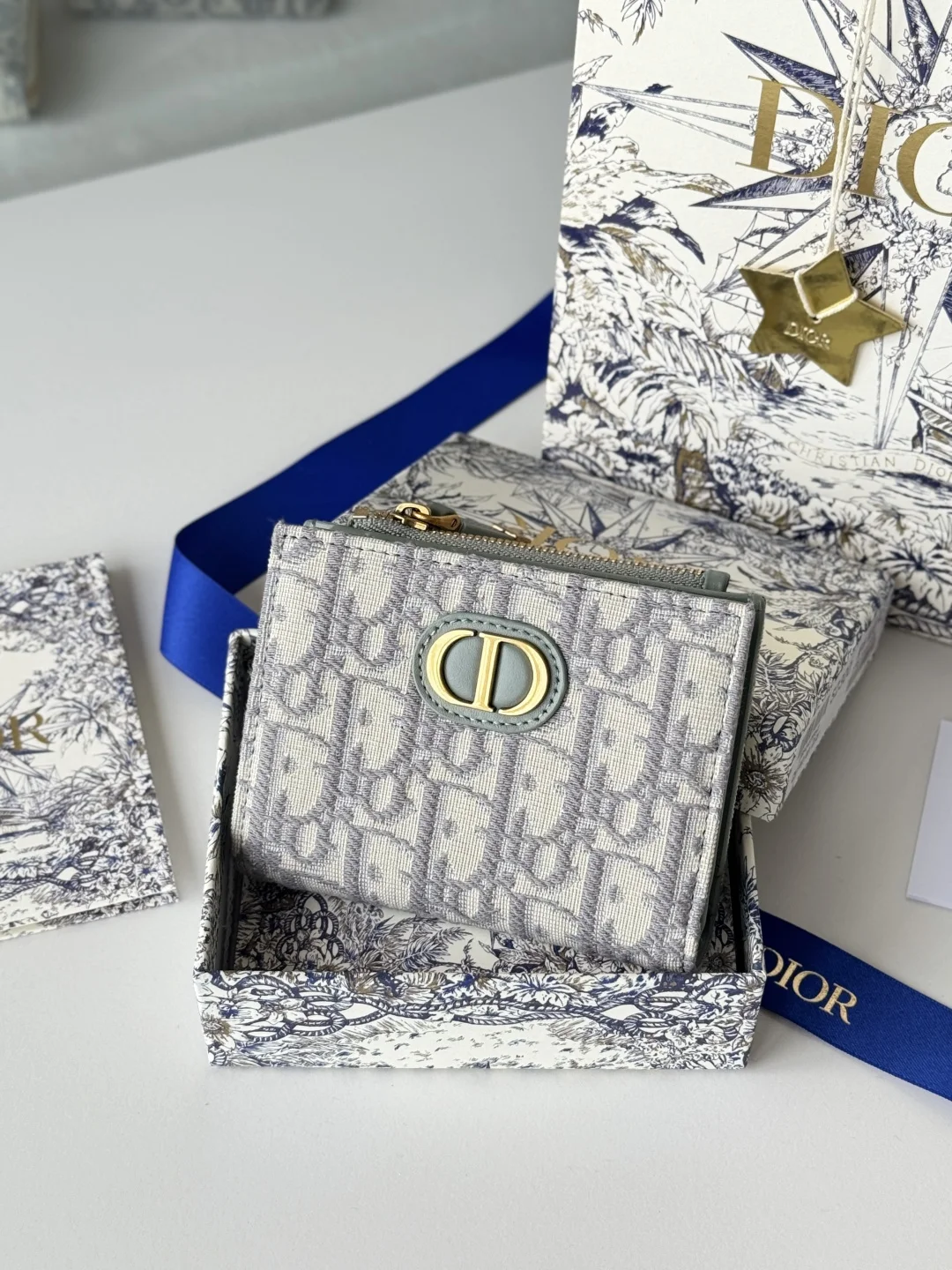 Dior S2197UBHZ_M928 Dior Caro Dahlia Wallet - Detail view 2
