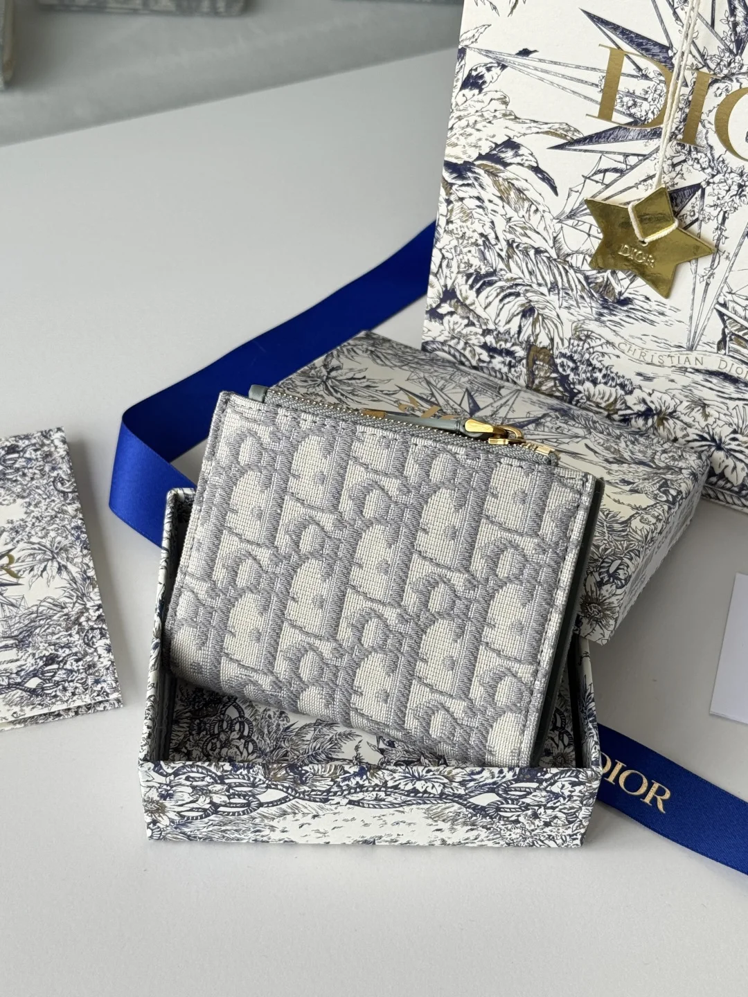 Dior S2197UBHZ_M928 Dior Caro Dahlia Wallet - Detail view 3