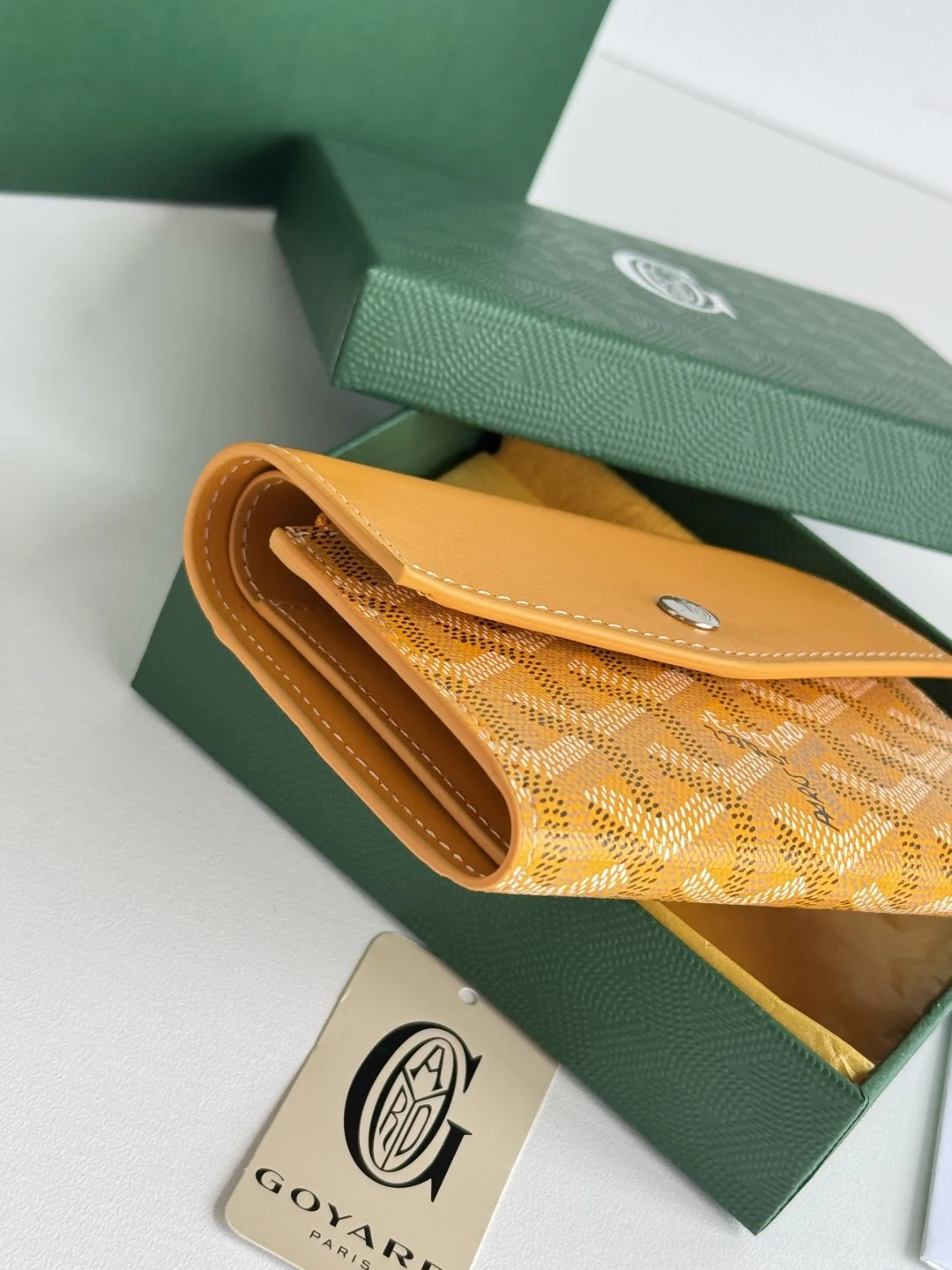 Goyard 3319 Saint-Gabriel Envelope Trifold Wallet - Detail view 5
