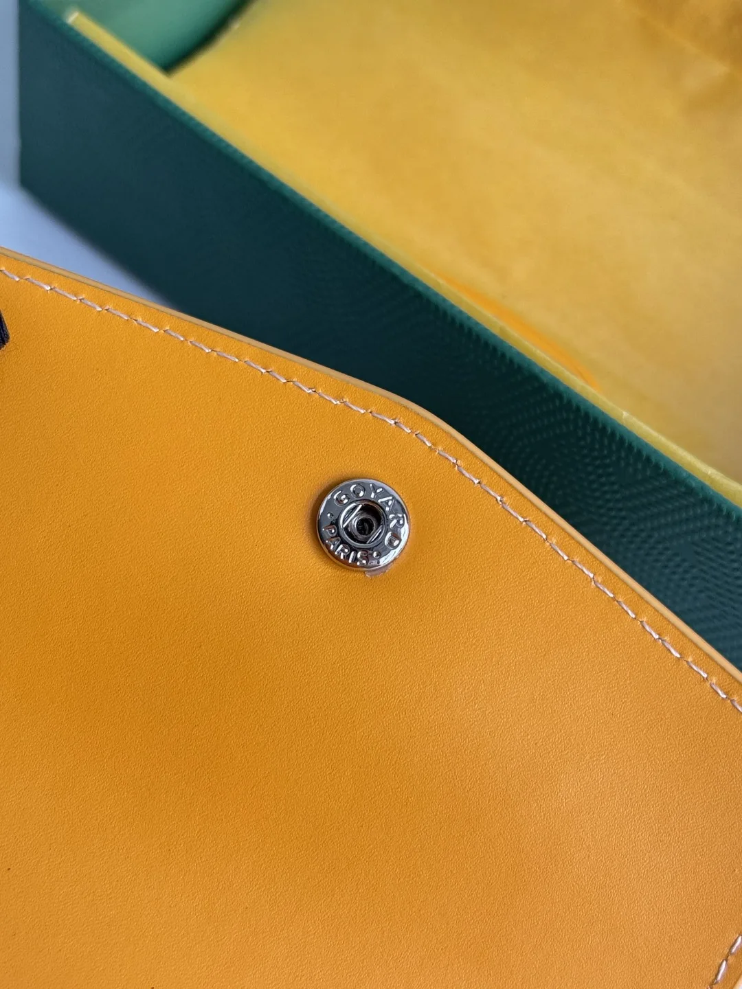 Goyard 3319 Saint-Gabriel Envelope Trifold Wallet - Detail view 11