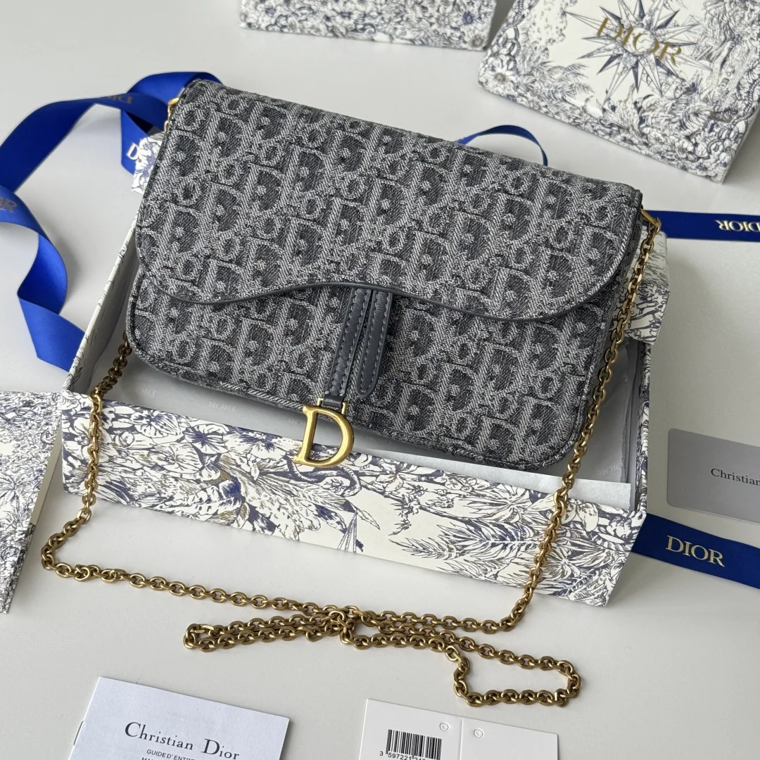 Dior S5907CTZQ_M928 Denim Dior Oblique Jacquard Saddle Chain Bag - Detail view 2