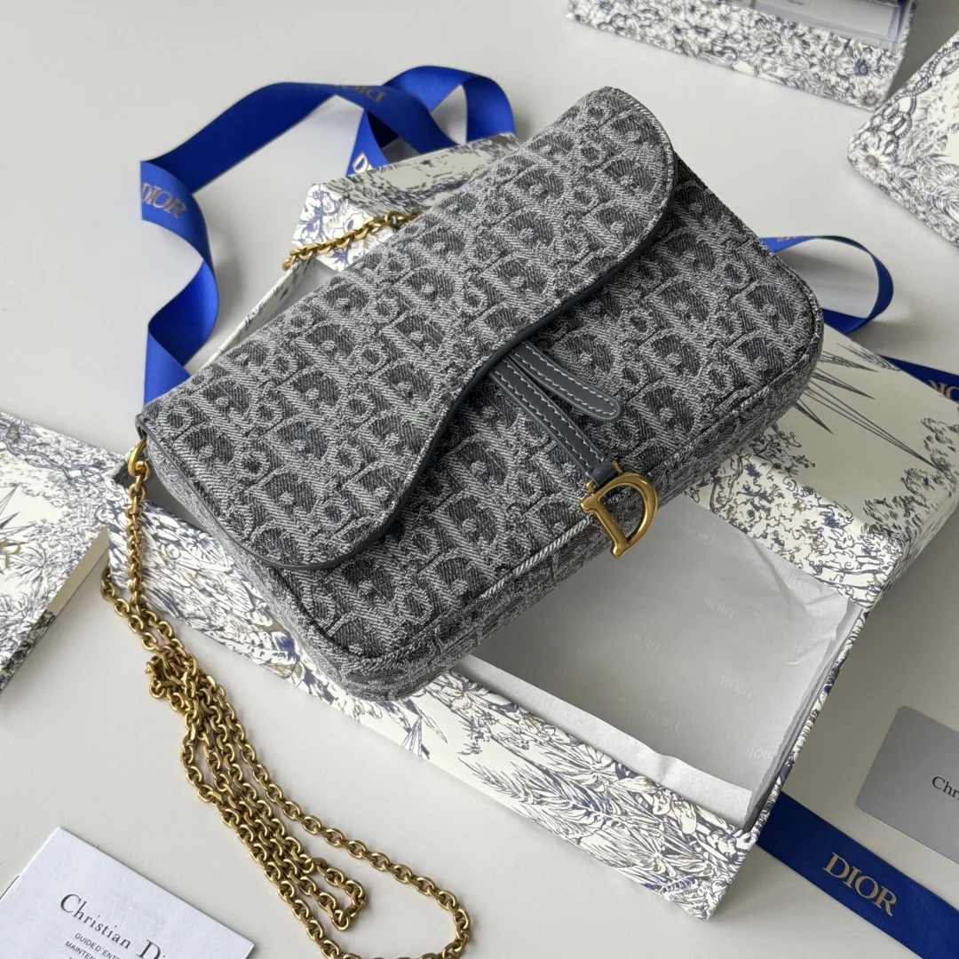 Dior S5907CTZQ_M928 Denim Dior Oblique Jacquard Saddle Chain Bag - Detail view 4