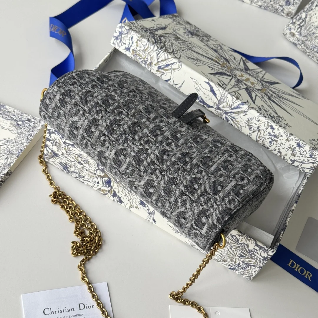 Dior S5907CTZQ_M928 Denim Dior Oblique Jacquard Saddle Chain Bag - Detail view 8