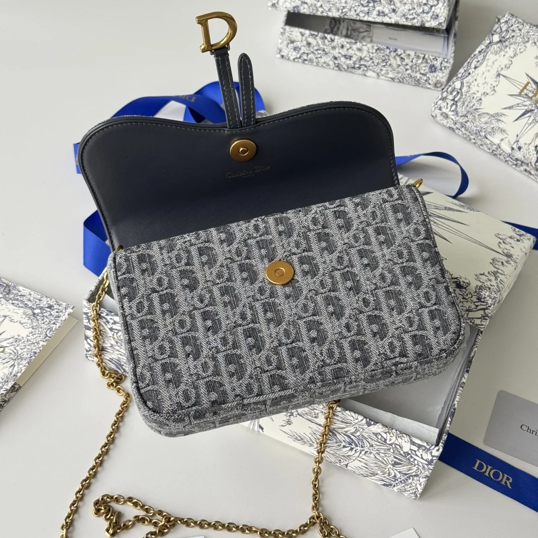 Dior S5907CTZQ_M928 Denim Dior Oblique Jacquard Saddle Chain Bag - Detail view 9