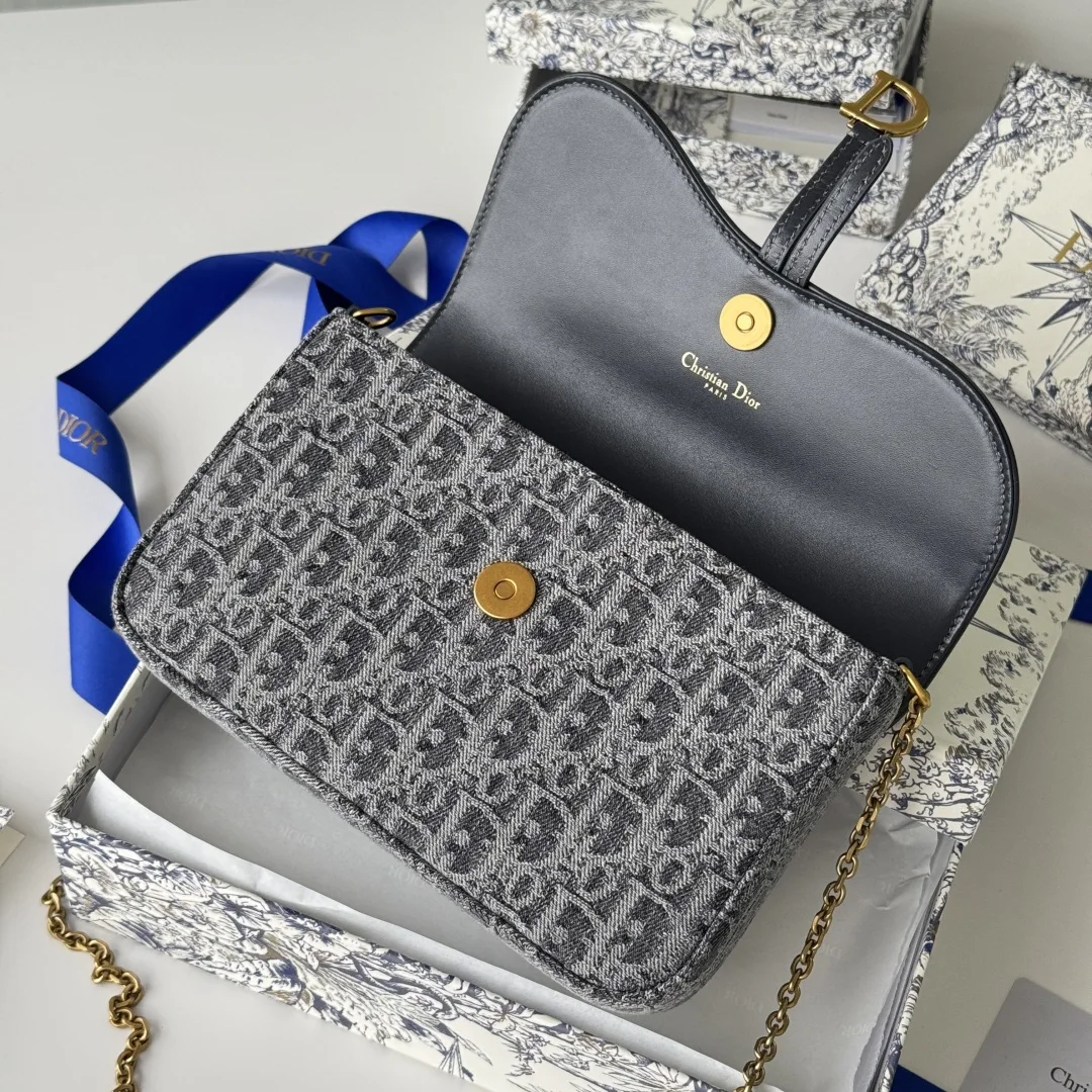 Dior S5907CTZQ_M928 Denim Dior Oblique Jacquard Saddle Chain Bag - Detail view 12