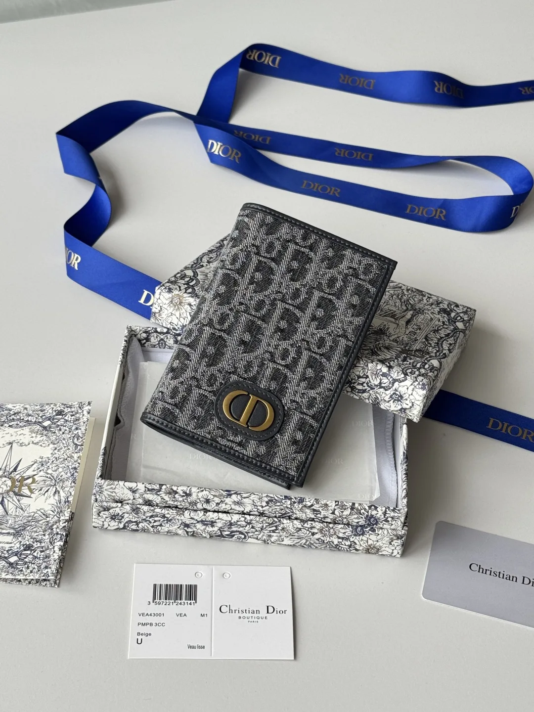 Dior S2353 Oblique Printed Embossed Logo Double-Fold Passport Holder
