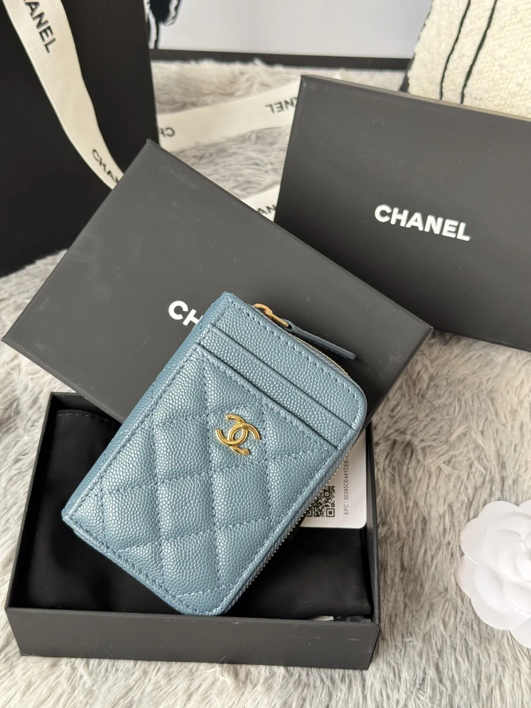 Chanel AP1650 Small Zip Pouch Laka Pouch - Detail view 2