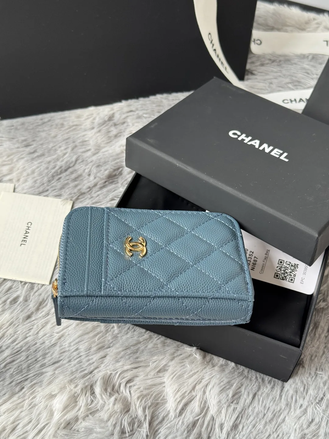 Chanel AP1650 Small Zip Pouch Laka Pouch - Detail view 5