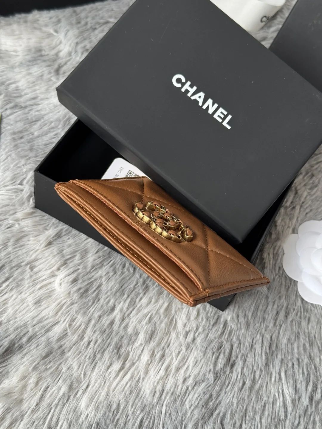 Chanel AP1167 Embroidered Argyle Cardholder - Detail view 4