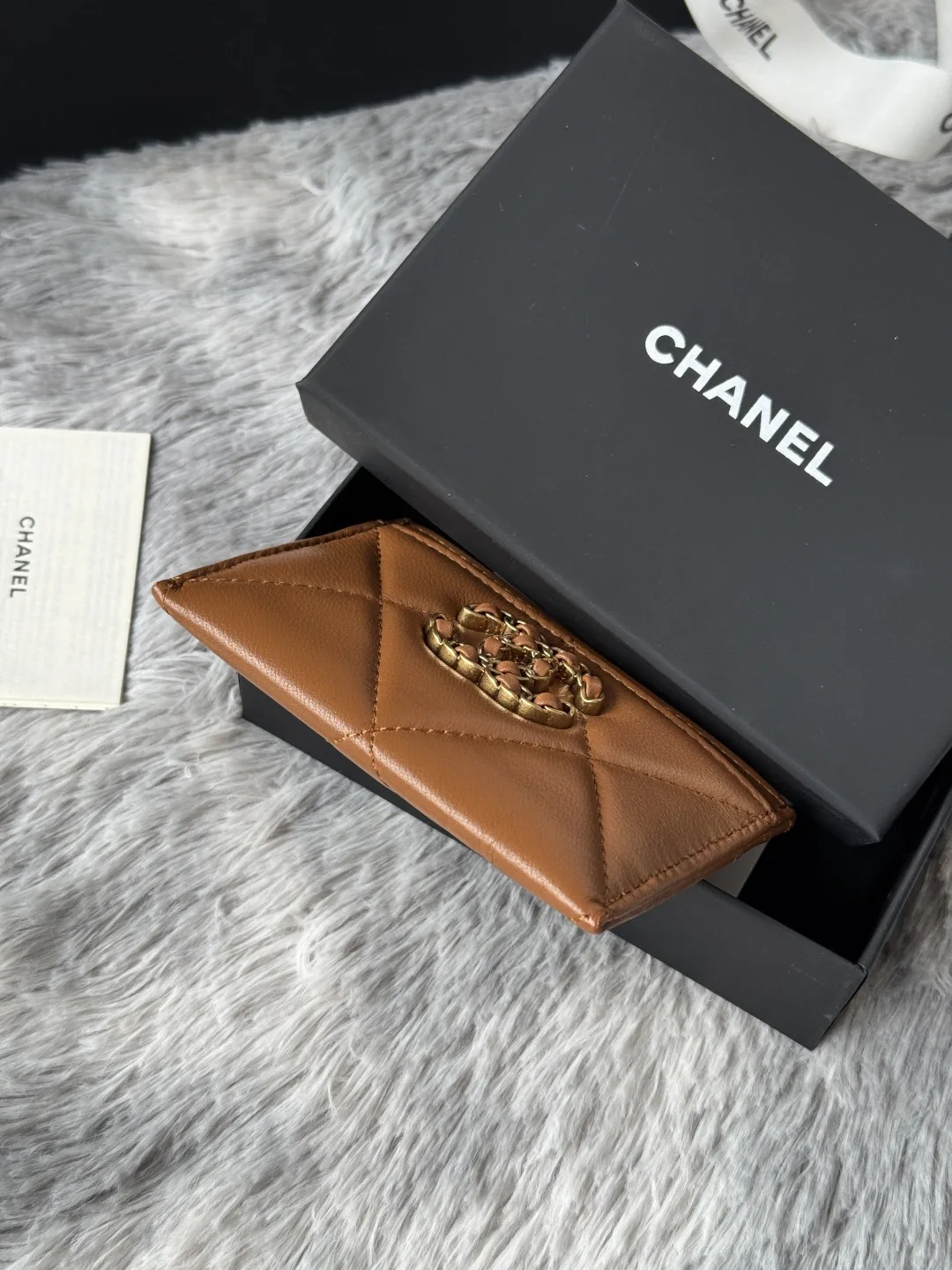 Chanel AP1167 Embroidered Argyle Cardholder - Detail view 5
