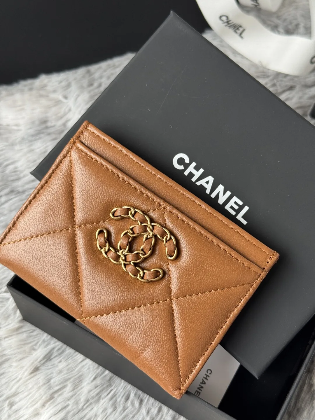 Chanel AP1167 Embroidered Argyle Cardholder - Detail view 6
