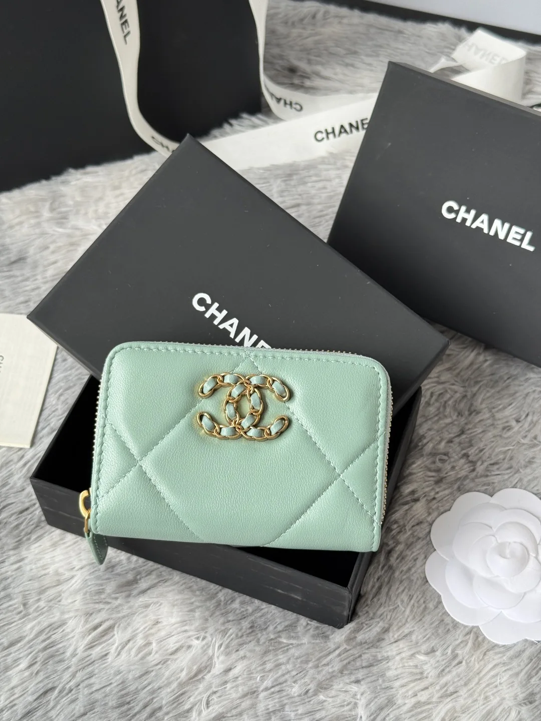 Chanel AP0949 Diamond Quilted Small Zip Coin Purse - Detail view 2