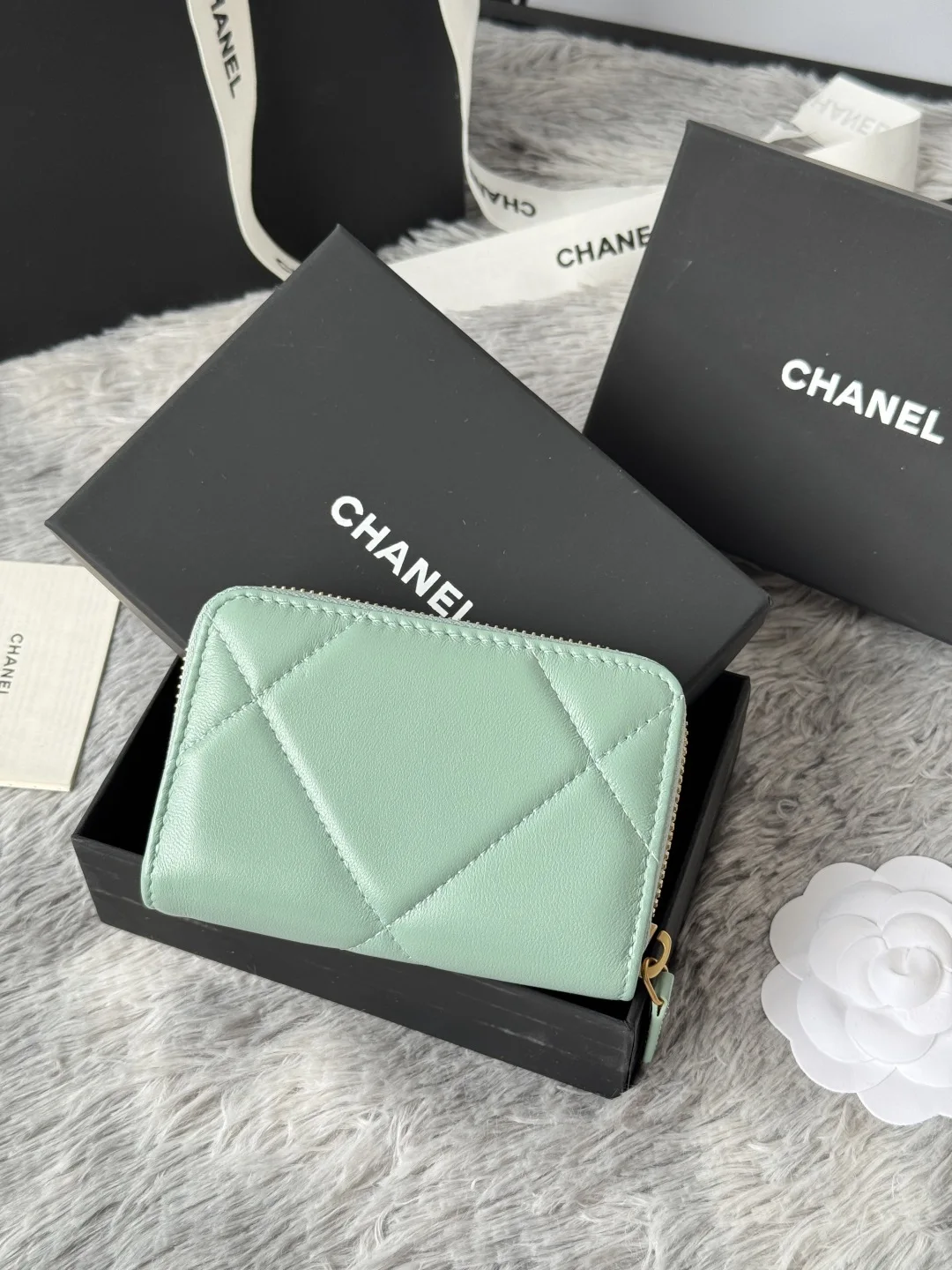 Chanel AP0949 Diamond Quilted Small Zip Coin Purse - Detail view 3
