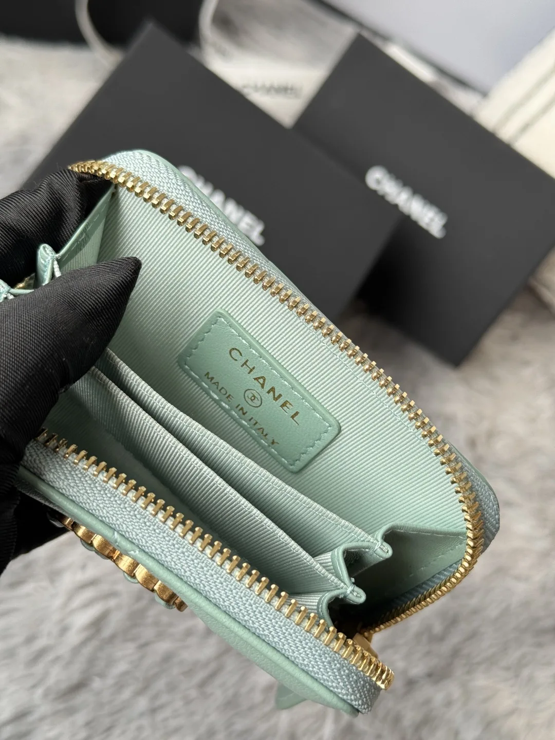 Chanel AP0949 Diamond Quilted Small Zip Coin Purse - Detail view 9