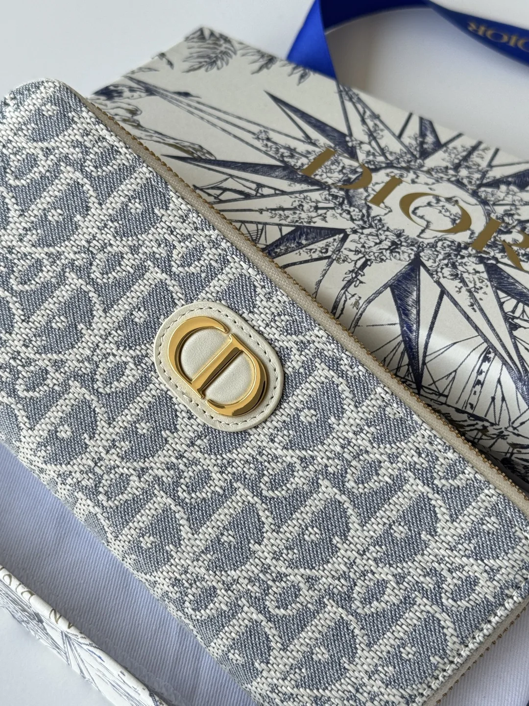 Dior S2189 Jacquard Fabric Long Zip-Around Wallet - Detail view 6
