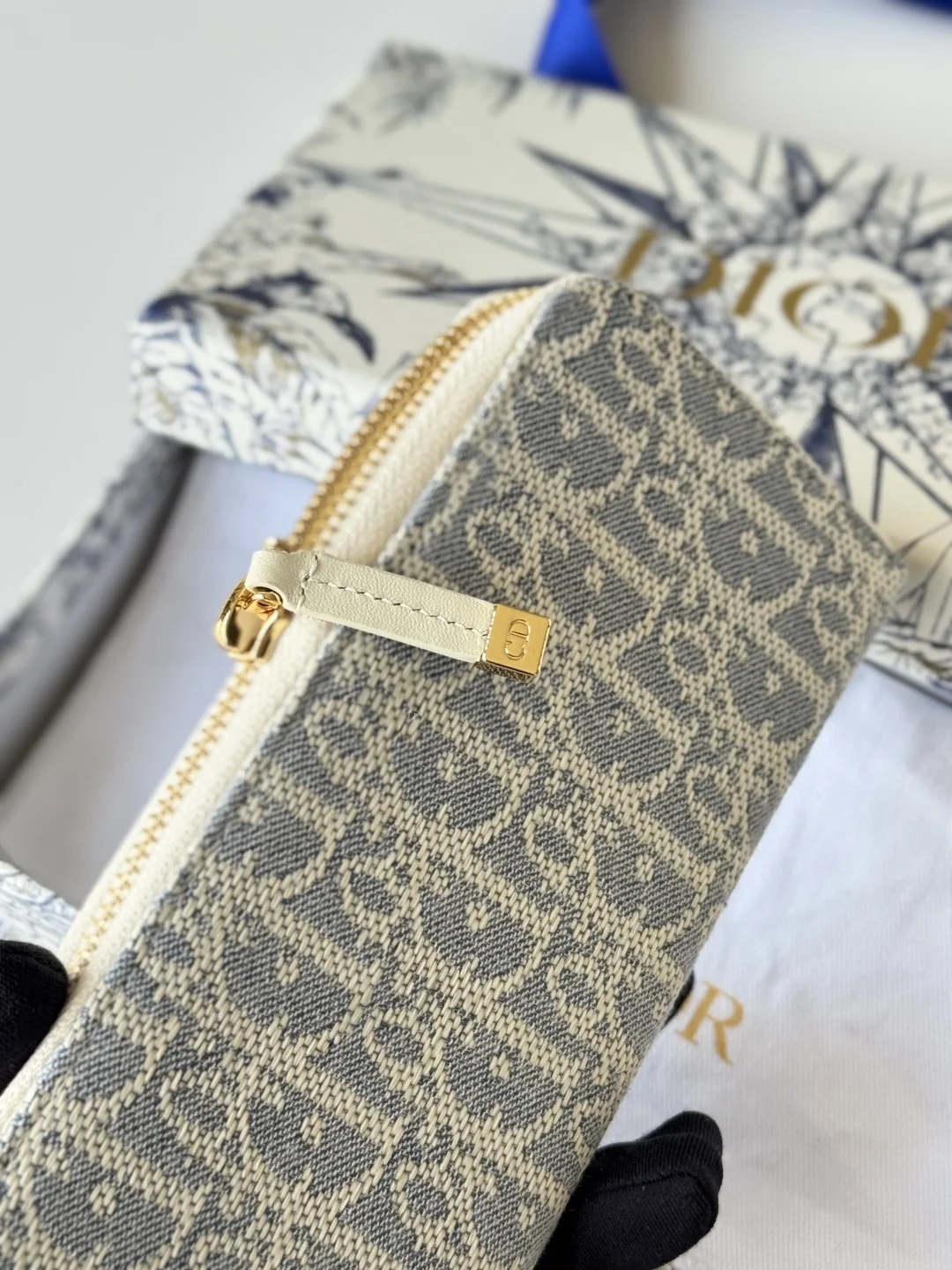 Dior S2189 Jacquard Fabric Long Zip-Around Wallet - Detail view 7
