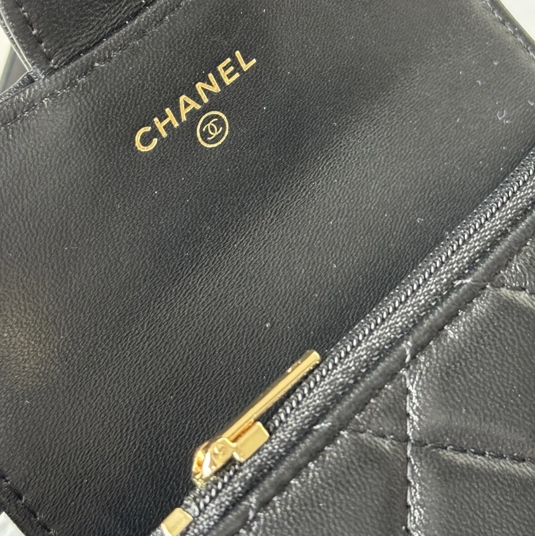 Chanel 0219 2025 New Arrivals CF Card Holder - Detail view 7