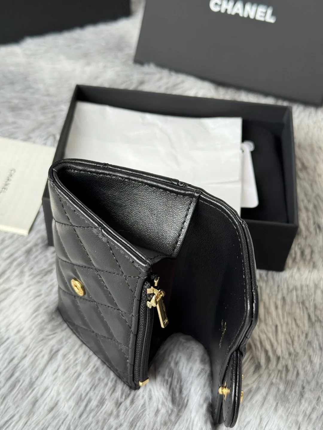 Chanel 0219 2025 New Arrivals CF Card Holder - Detail view 9