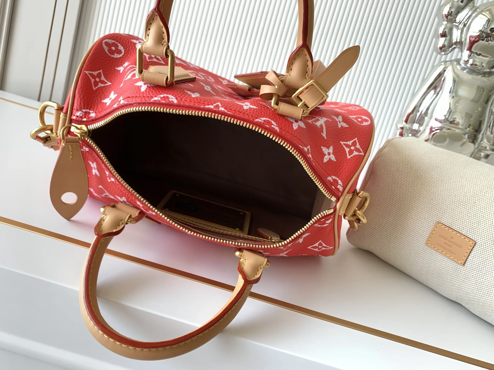 Louis Vuitton M24425 Red Speedy P9 Bandouliere 25 Bag - Detail view 9
