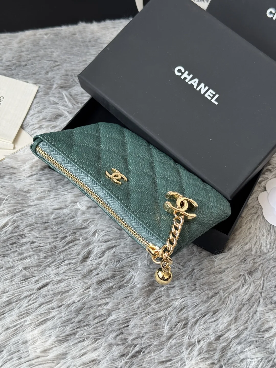 Chanel A50168 Zipped Pendant Coin Purse Card Holder - Detail view 4