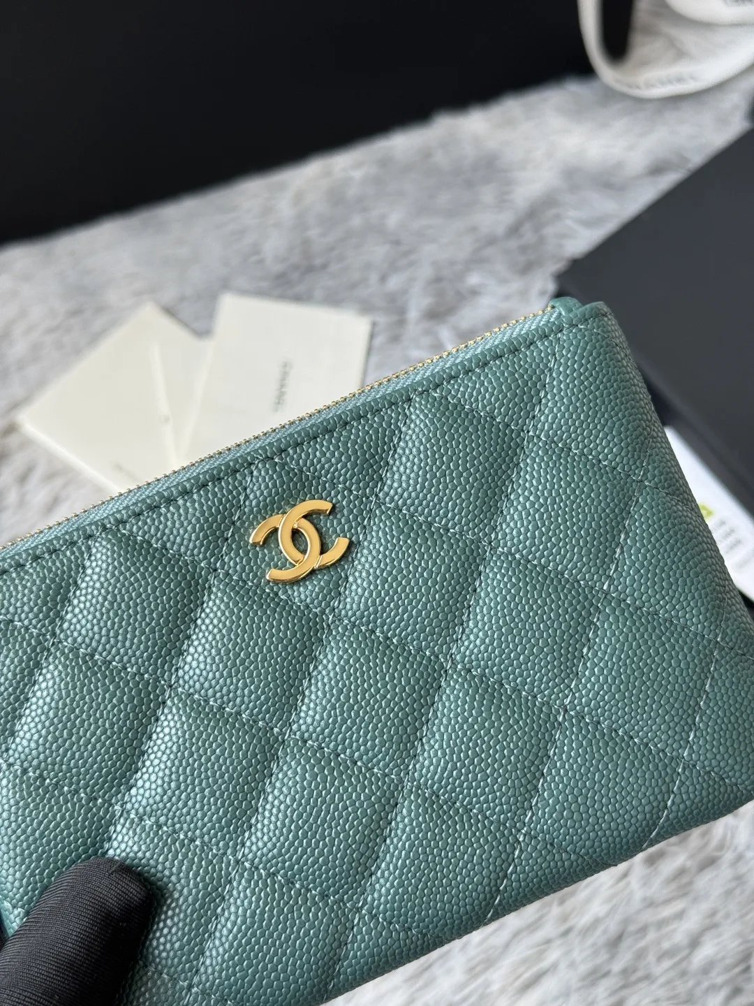 Chanel A50168 Zipped Pendant Coin Purse Card Holder - Detail view 5
