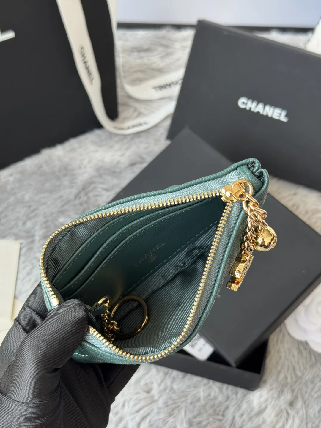 Chanel A50168 Zipped Pendant Coin Purse Card Holder - Detail view 7