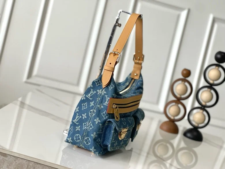 Louis Vuitton M44464 Vintage Series, Discontinued Limited Edition - Detail view 2