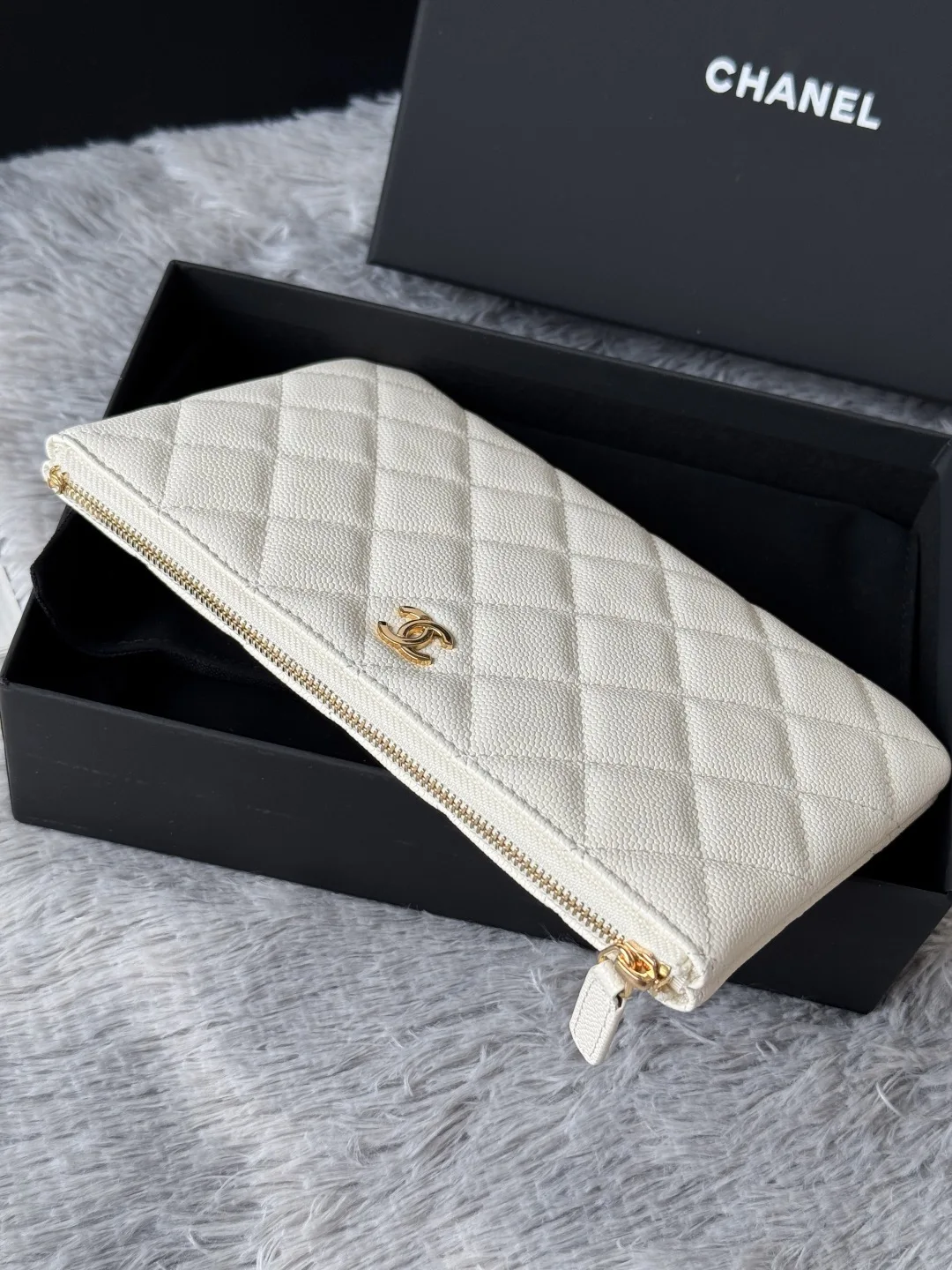 Chanel AP1071 New Ball Grain Diamond Pattern Coin Purse Clutch - Detail view 4