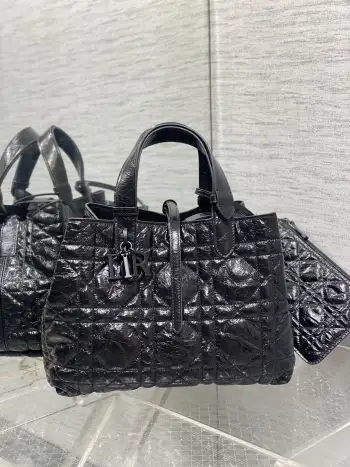 Medium Toujours Handbag in Black Oil Wax Leather
