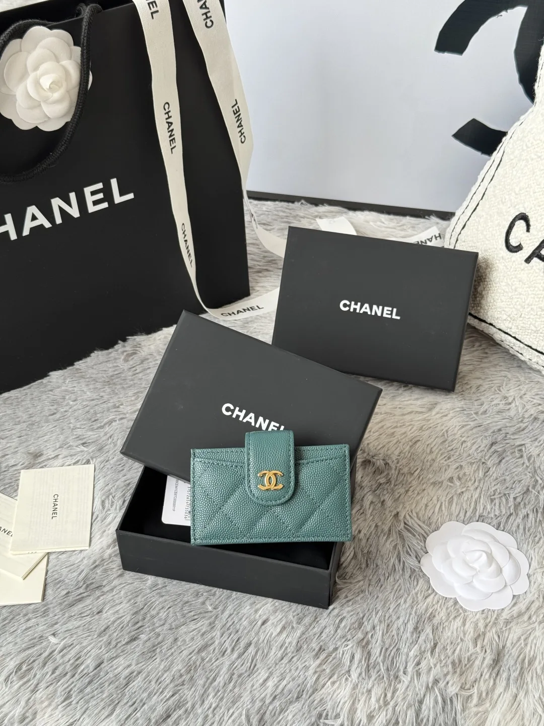 Chanel AP0342 Tweed Card Holder - Detail view 1