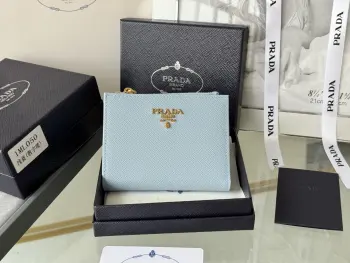 1ML050 Saffiano Leather Bifold Wallet