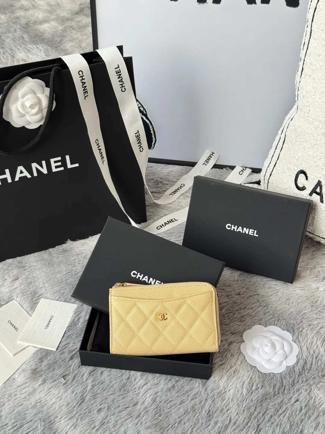 Chanel A3179 2024 7-shaped single pull card holder - Detail view 1