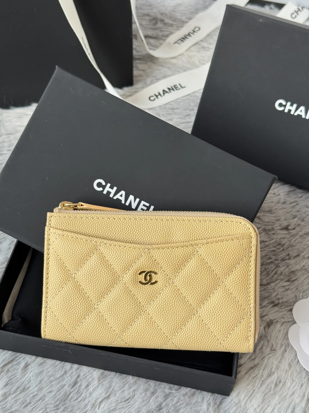 Chanel A3179 2024 7-shaped single pull card holder - Detail view 2
