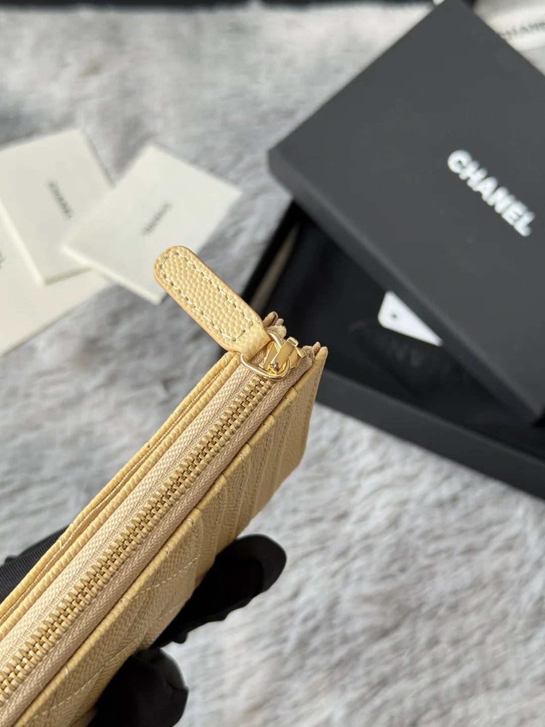 Chanel A3179 2024 7-shaped single pull card holder - Detail view 7
