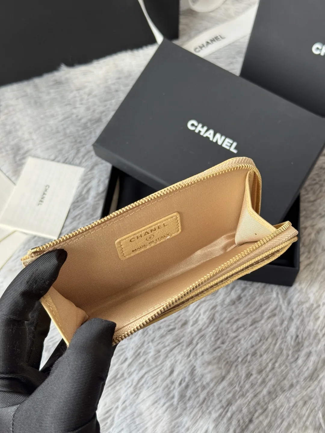 Chanel A3179 2024 7-shaped single pull card holder - Detail view 8