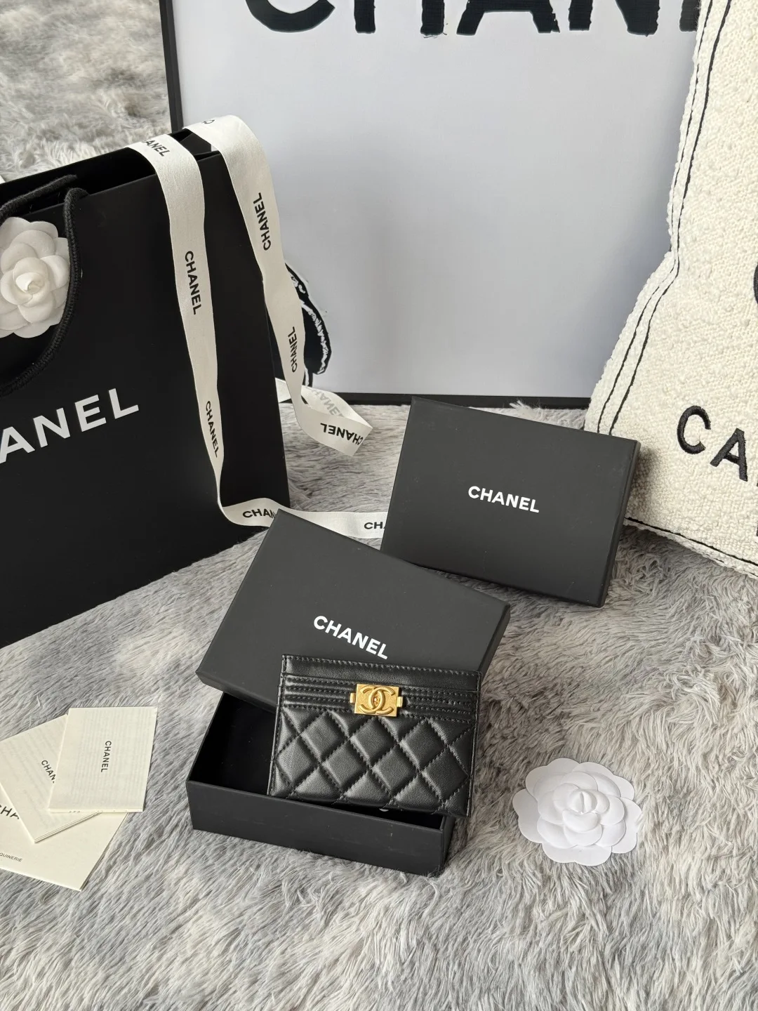 Chanel 84431 New Le Boy Cardholder - Detail view 1