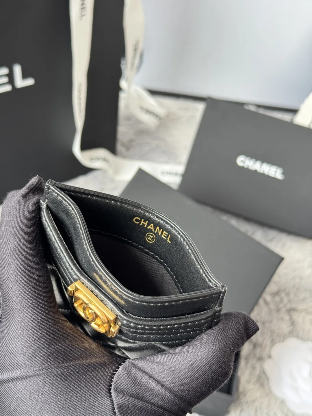 Chanel 84431 New Le Boy Cardholder - Detail view 8